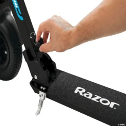 Razor A5 Air Scooter: Black 9 Razor A5 Air Scooter: Black -Children Toy Store razor a5 air scooter black14103393 a05